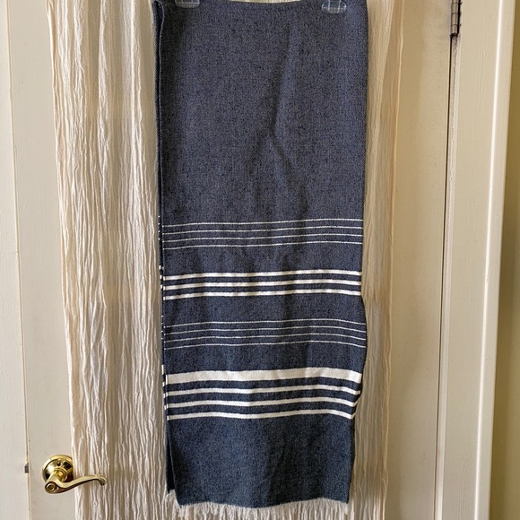 J Crew Cape Scarf-Dark Navy/White-30.5 x 73.5 - Picture 2 of 5